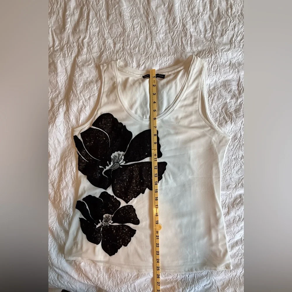 White House Black Market Black Floral Tank Top - Picture 4 of 5